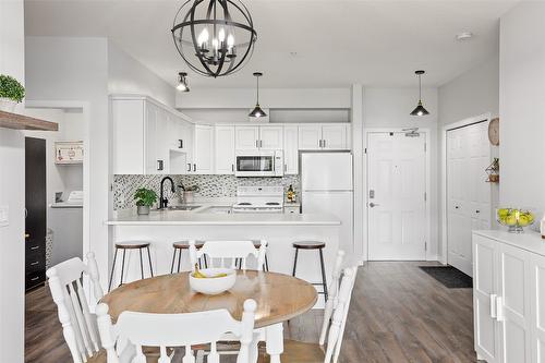 311-770 Rutland Road, Kelowna, BC - Indoor Photo Showing Dining Room