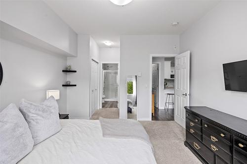 311-770 Rutland Road, Kelowna, BC - Indoor Photo Showing Bedroom
