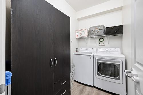 311-770 Rutland Road, Kelowna, BC - Indoor Photo Showing Laundry Room