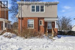 260 PROSPECT Street S  Hamilton, ON L8M 2Z9