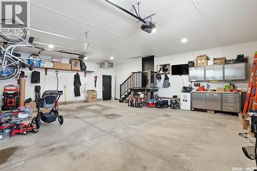 520 16Th Avenue, Humboldt, SK - Indoor Photo Showing Garage