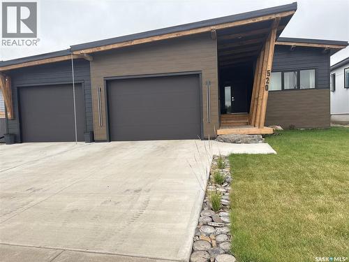 520 16Th Avenue, Humboldt, SK - Outdoor