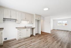 6-126 Rue de l'École  Les Coteaux, QC J7X 1E6