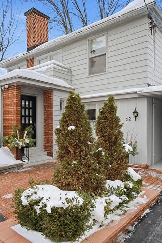 Exterior entrance - 22 Av. Coolbreeze, Pointe-Claire, QC - Outdoor