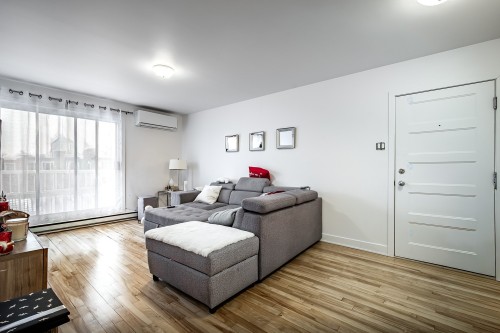 Living Room - 7-11600 Boul. Langelier, Montréal (Montréal-Nord), QC - Indoor Photo Showing Living Room