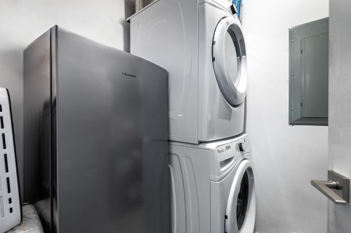 Laundry - 5780B Av. Parkhaven, Côte-Saint-Luc, QC - Indoor Photo Showing Laundry Room