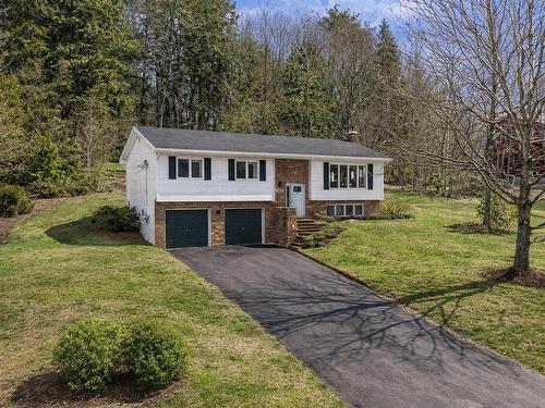 212 Howe Avenue, Fall River, NS 