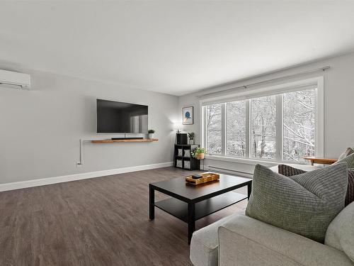 212 Howe Avenue, Fall River, NS 