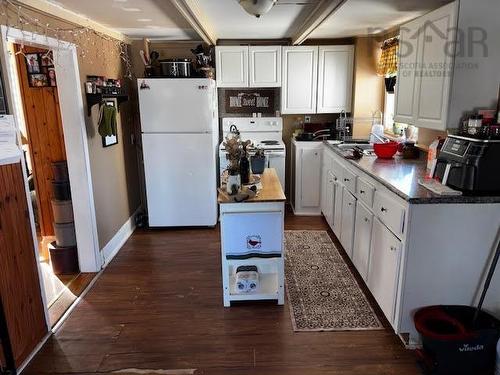 669 Highway 1, Hebron, NS 