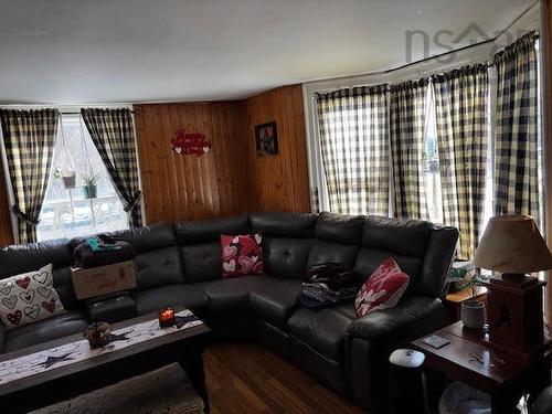 669 Highway 1, Hebron, NS 