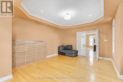 498 Tremblant Court, Mississauga, ON - Indoor