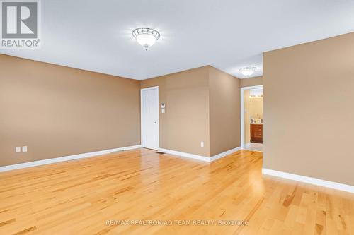 498 Tremblant Court, Mississauga, ON - Indoor Photo Showing Other Room