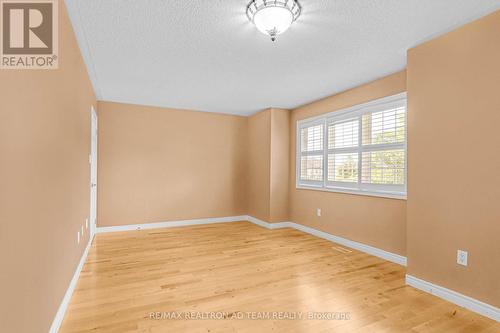 498 Tremblant Court, Mississauga, ON - Indoor Photo Showing Other Room