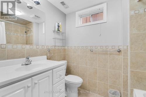 498 Tremblant Court, Mississauga, ON - Indoor Photo Showing Bathroom