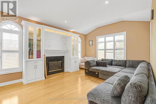 498 Tremblant Court, Mississauga, ON - Indoor Photo Showing Living Room With Fireplace