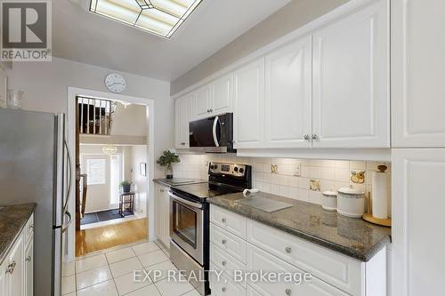 43 Hartnell Square, Brampton, ON - Indoor Photo Showing Kitchen With Stainless Steel Kitchen