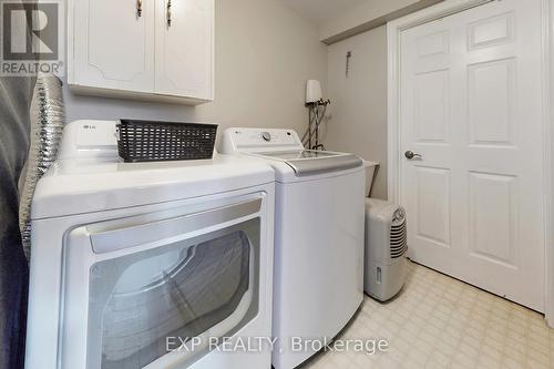 43 Hartnell Square, Brampton, ON - Indoor Photo Showing Laundry Room