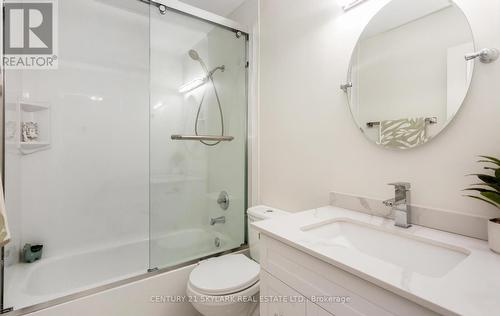 3353 Martins Pine Crescent, Mississauga, ON - Indoor Photo Showing Bathroom