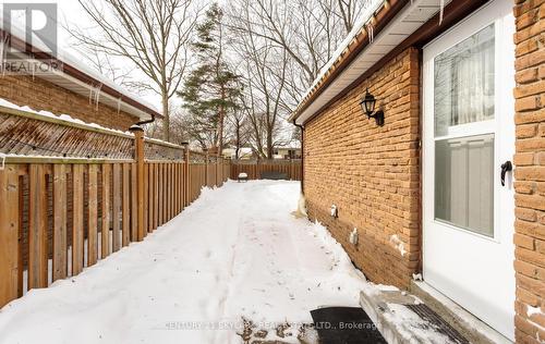 3353 Martins Pine Crescent, Mississauga, ON - Outdoor