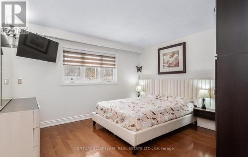 3353 Martins Pine Crescent, Mississauga, ON - Indoor Photo Showing Bedroom