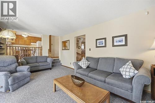 458 Charlebois Terrace, Saskatoon, SK - Indoor Photo Showing Living Room