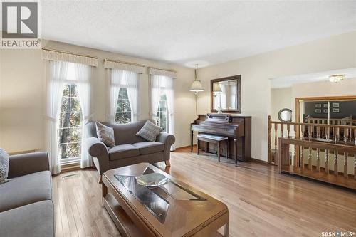458 Charlebois Terrace, Saskatoon, SK - Indoor Photo Showing Living Room