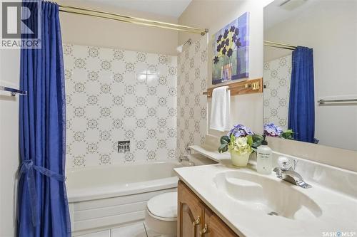 458 Charlebois Terrace, Saskatoon, SK - Indoor Photo Showing Bathroom