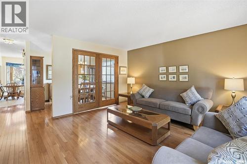 458 Charlebois Terrace, Saskatoon, SK - Indoor Photo Showing Living Room