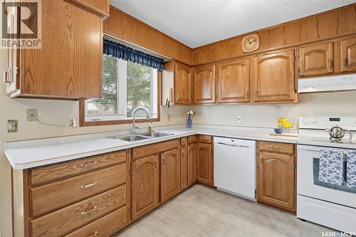 458 Charlebois Terrace, Saskatoon, SK - Indoor Photo Showing Kitchen With Double Sink