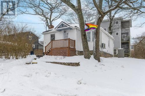 15 Acorn Road  Halifax, NS B3P 1G7