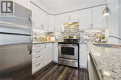 181 South Creek Drive, Kitchener, ON - Indoor Photo Showing Kitchen With Stainless Steel Kitchen With Upgraded Kitchen