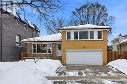 160 CAINES AVENUE  Toronto, ON M2R 2L5