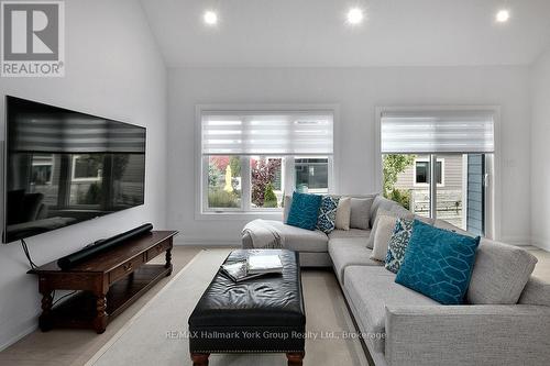 101 Clippers Lane, Blue Mountains, ON - Indoor Photo Showing Living Room