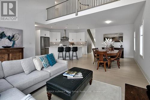 101 Clippers Lane, Blue Mountains, ON - Indoor Photo Showing Living Room