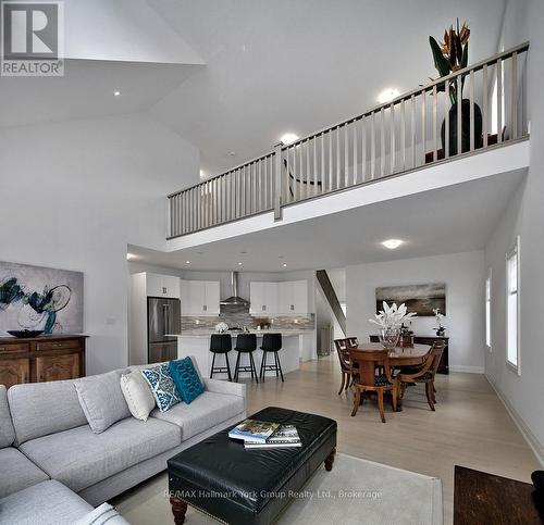 101 Clippers Lane, Blue Mountains, ON - Indoor Photo Showing Living Room