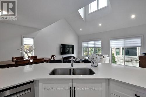 101 Clippers Lane, Blue Mountains, ON - Indoor Photo Showing Kitchen With Double Sink