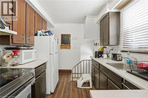 67 Sterling Street, Hamilton, ON - Indoor Photo Showing Kitchen