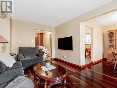 80 Bob O'Link Avenue, Vaughan, ON - Indoor Photo Showing Living Room