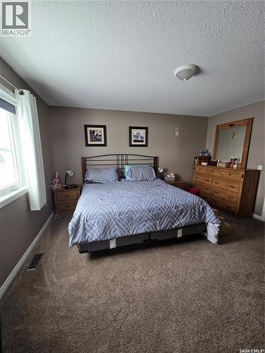 8 Main Bay, Muenster, SK - Indoor Photo Showing Bedroom