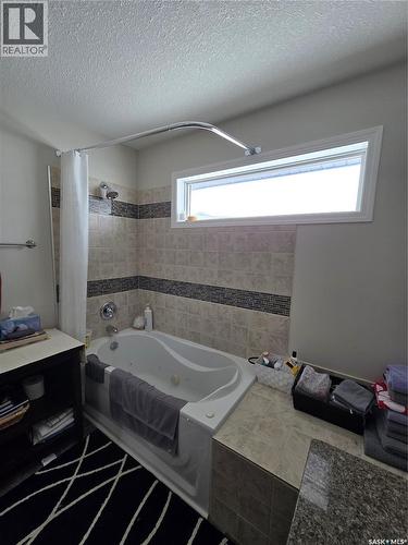 8 Main Bay, Muenster, SK - Indoor Photo Showing Bathroom