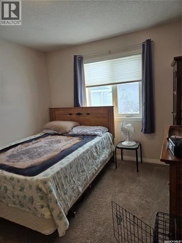8 Main Bay, Muenster, SK - Indoor Photo Showing Bedroom