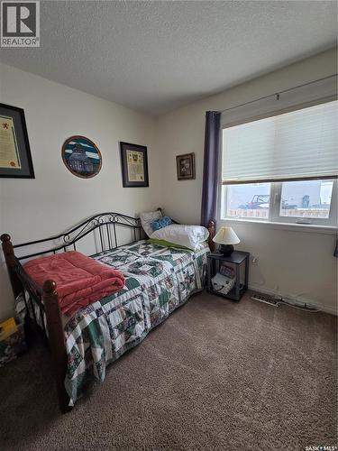 8 Main Bay, Muenster, SK - Indoor Photo Showing Bedroom