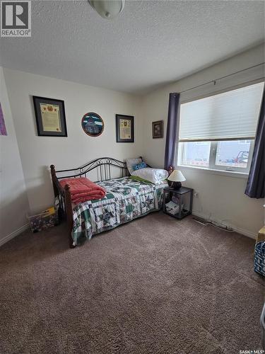 8 Main Bay, Muenster, SK - Indoor Photo Showing Bedroom