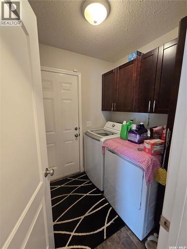 8 Main Bay, Muenster, SK - Indoor Photo Showing Laundry Room
