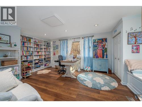 514 Hawes Court, Kelowna, BC - Indoor