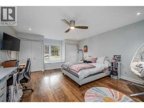 514 Hawes Court, Kelowna, BC - Indoor Photo Showing Bedroom