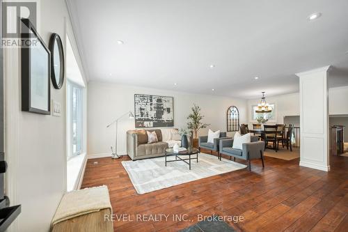 7 Forestwood Drive, Kitchener, ON - Indoor Photo Showing Living Room
