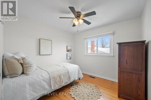 7 Forestwood Drive, Kitchener, ON - Indoor Photo Showing Bedroom