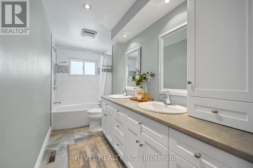 7 Forestwood Drive, Kitchener, ON - Indoor Photo Showing Bathroom