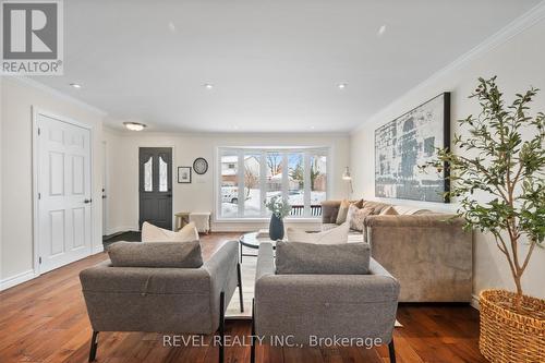 7 Forestwood Drive, Kitchener, ON - Indoor Photo Showing Living Room